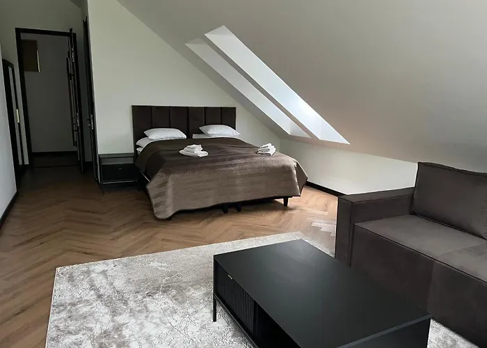 Przy Lesie B&B Godnowa